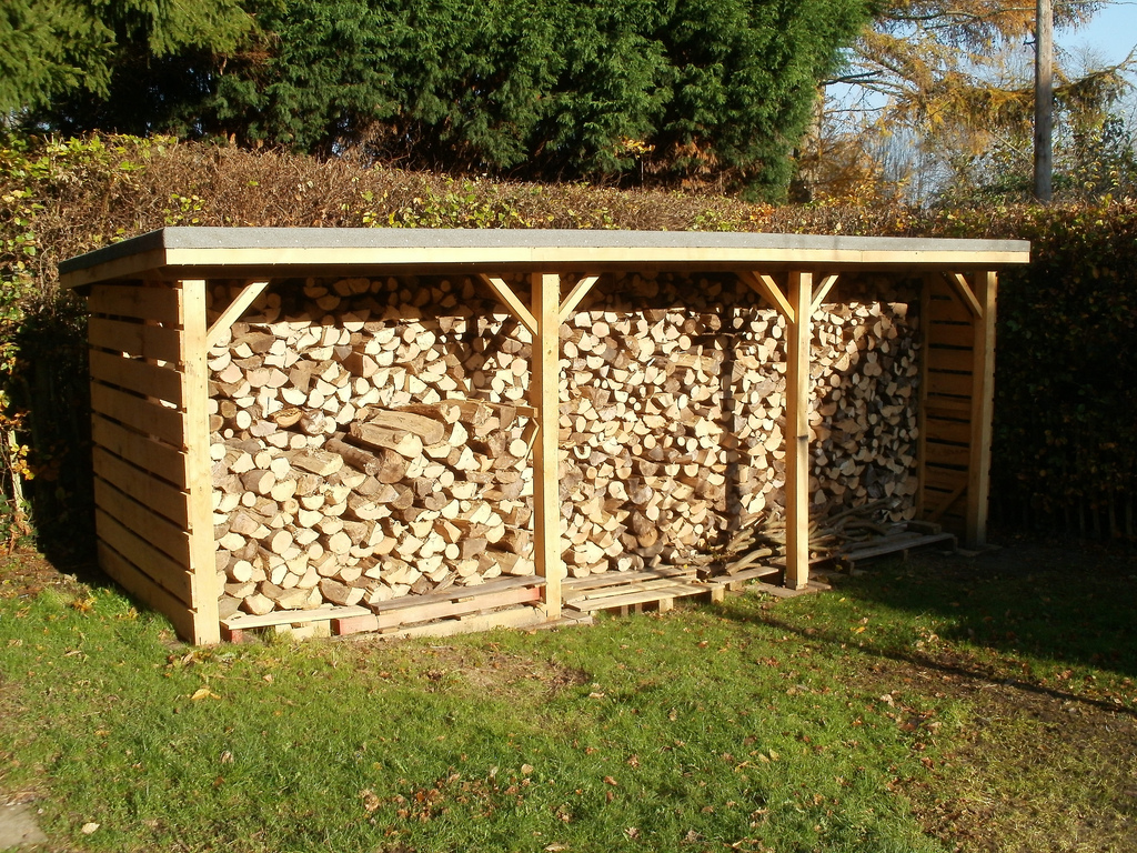 A completed Log Store looking great filled with logs. A similar process to this following sequence could lead to a great Workshop or Tool Store